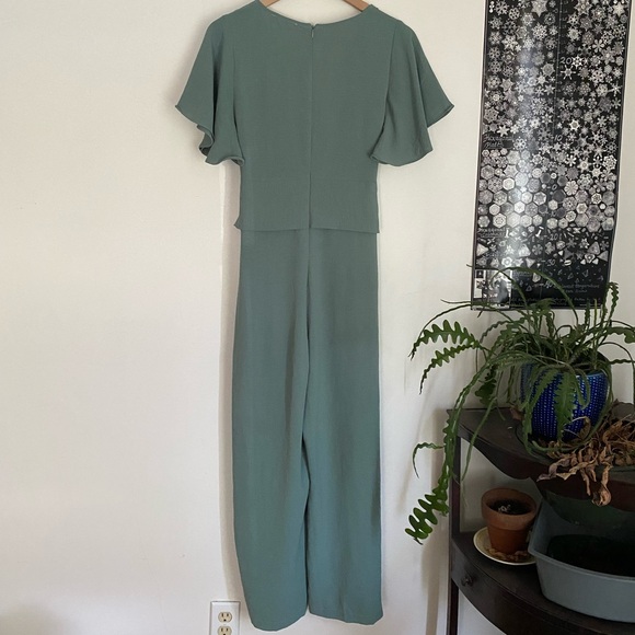 Flutter sleeve jumpsuit - Picture 2 of 2